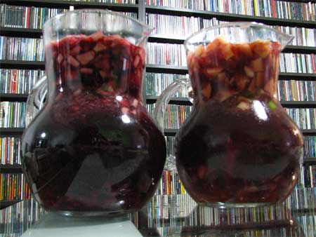 Duas jarras de sangria / Foto: Marcelo Costa