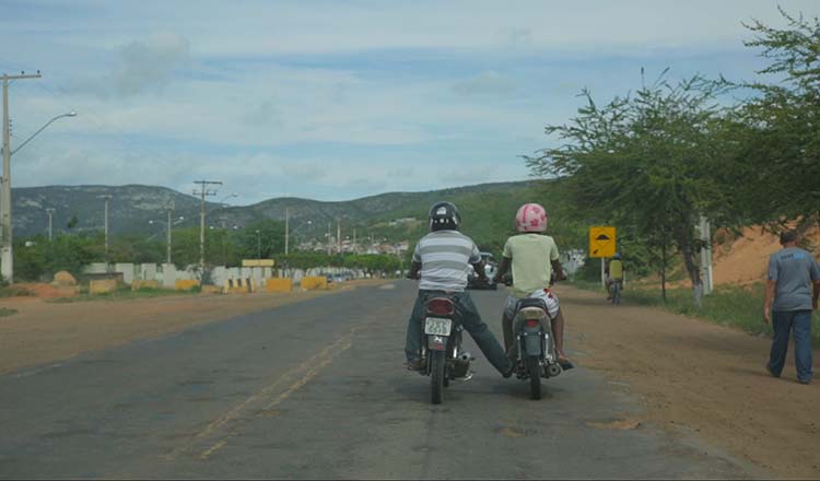 Cena de "Curva Acentuada"